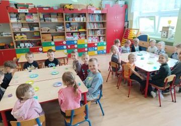 Warsztaty plastyczne ze slajmem – kreatywna zabawa w przedszkolu!