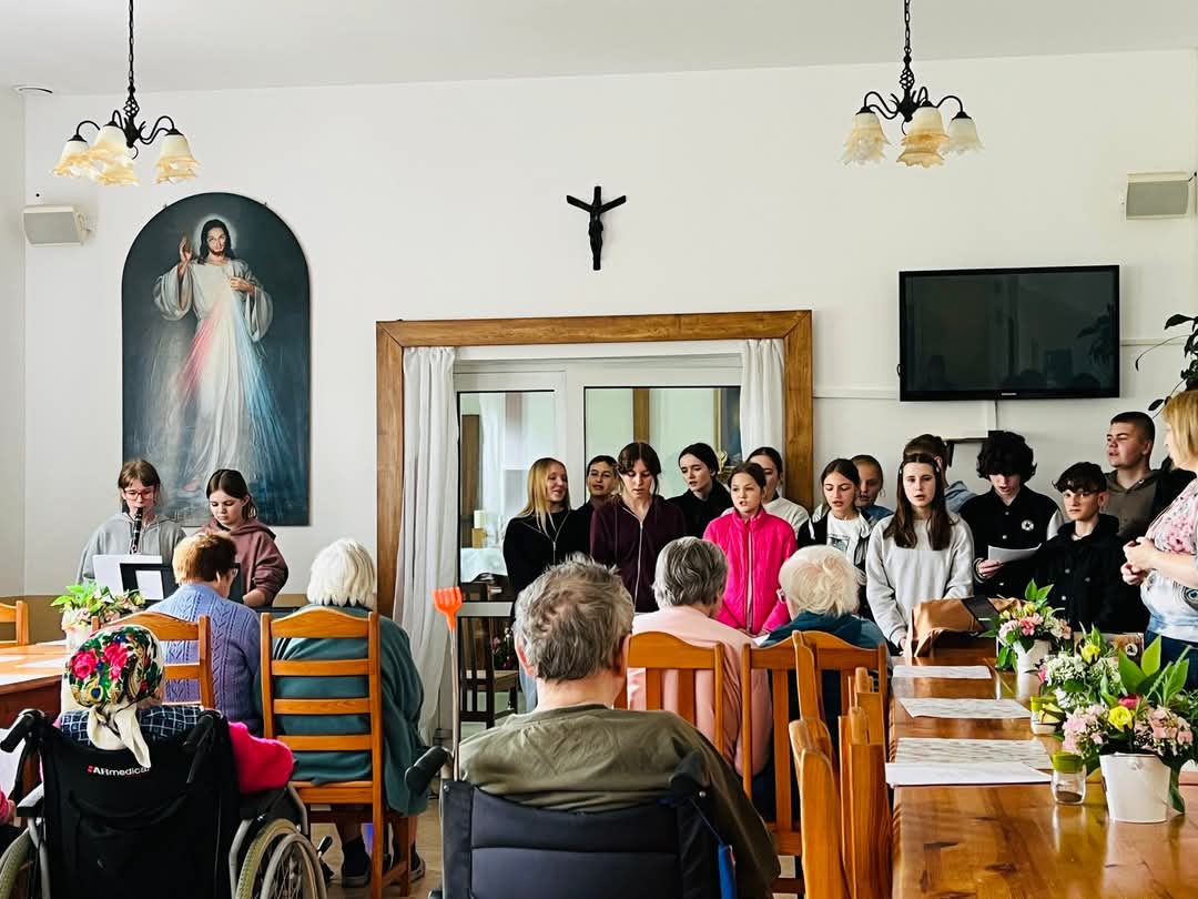 Majówka w Domu Wczasowo- Rehabilitacyjnym im. św. Brata Alberta Caritas Archidiecezji Krakowskiej w Zembrzycach
