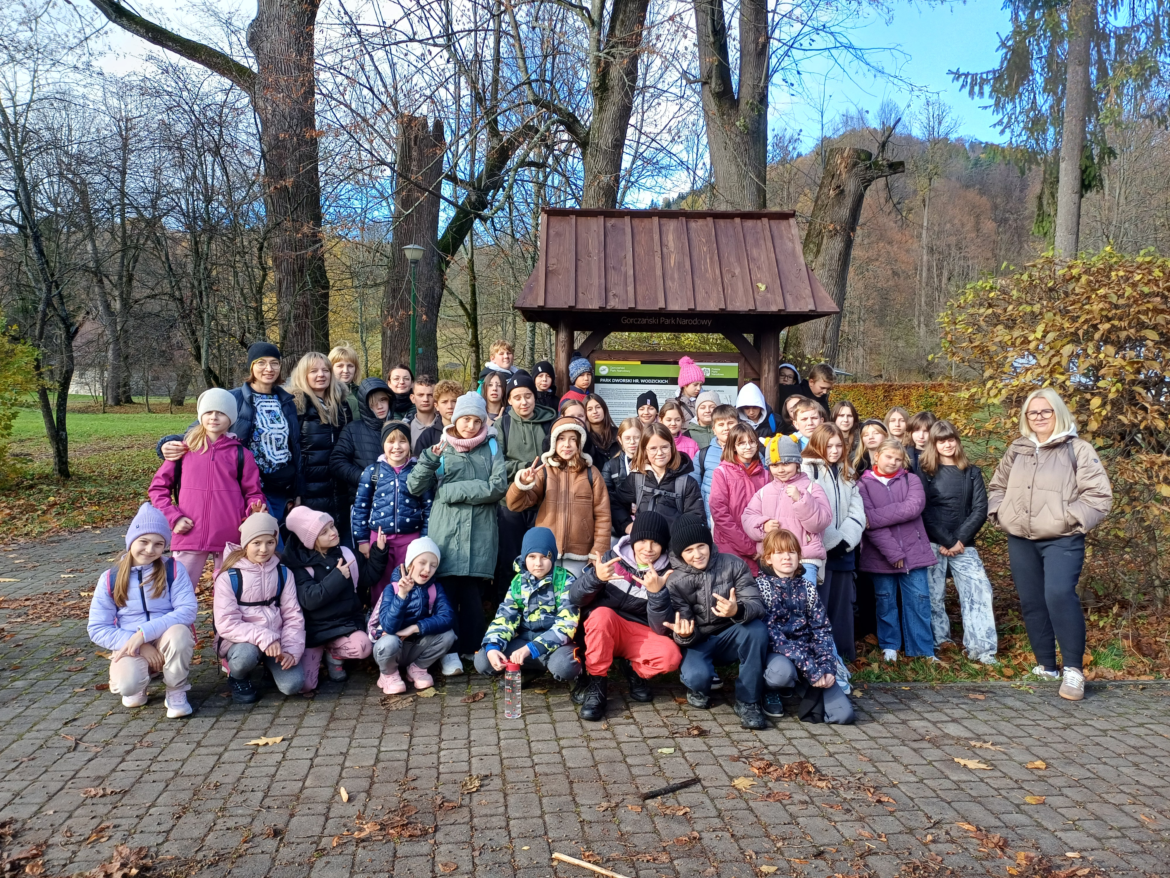 Wycieczka uczniów klas 4–8 do Poręby Wielkiej