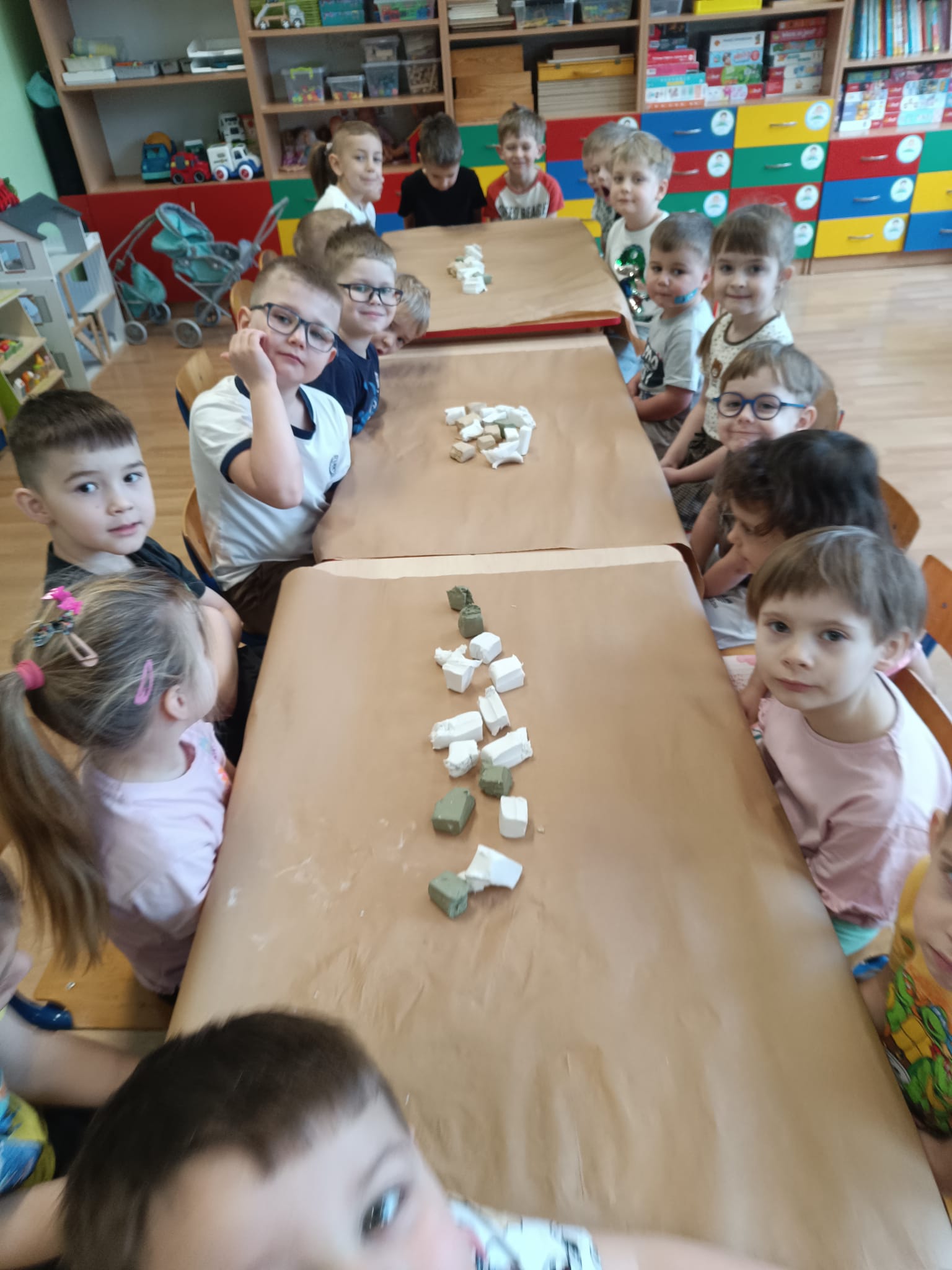 WARSZTATY PLASTYCZNE W PRZEDSZKOLU