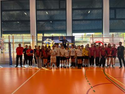 Zdjęcie grupowe wszystkich drużyn U15.